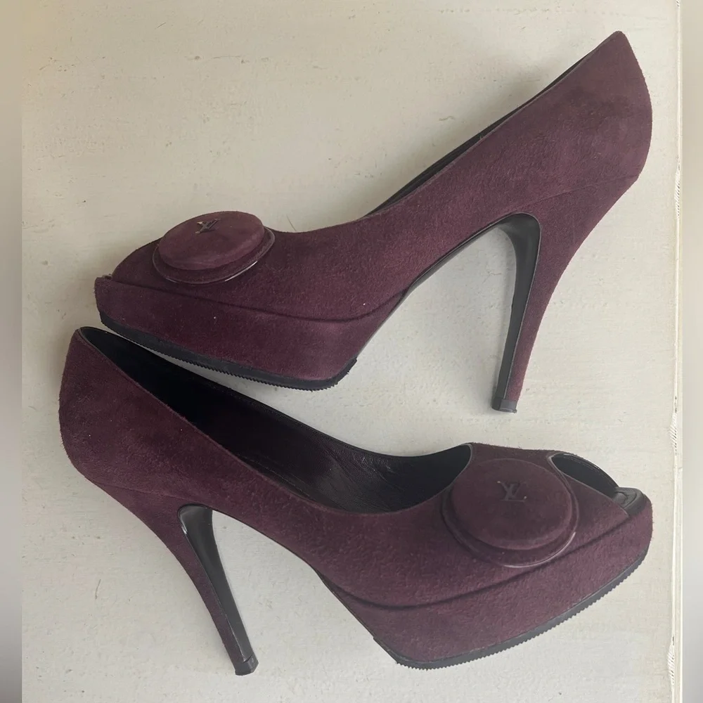 LOUIS VUITTON Size 36.5 Aubergine Purple Suede Chelsea Peep Toe Pumps